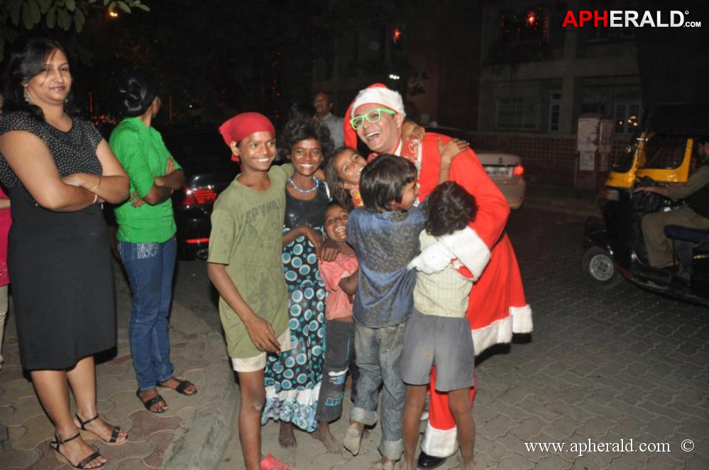 Celebrities at Christmas Midnight Mass 2013 Pics