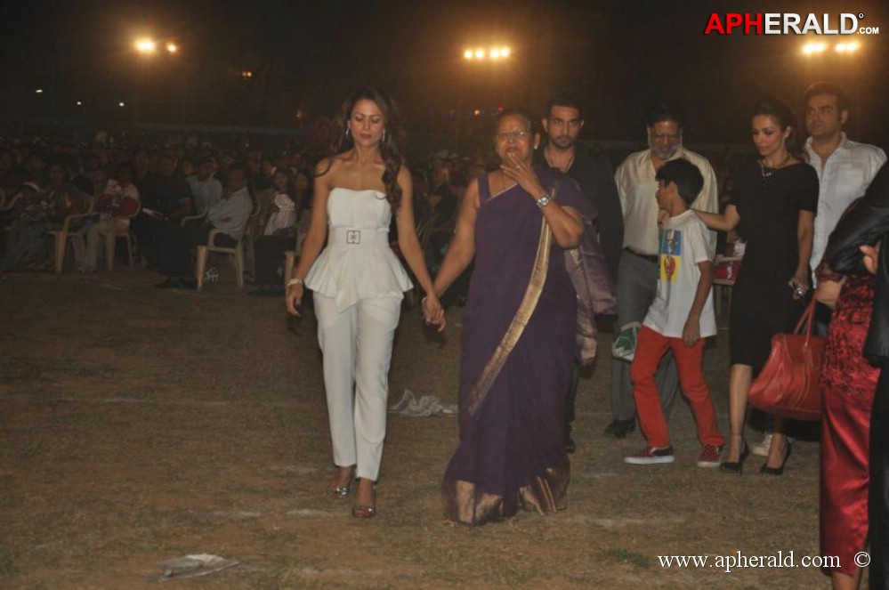 Celebrities at Christmas Midnight Mass 2013 Pics
