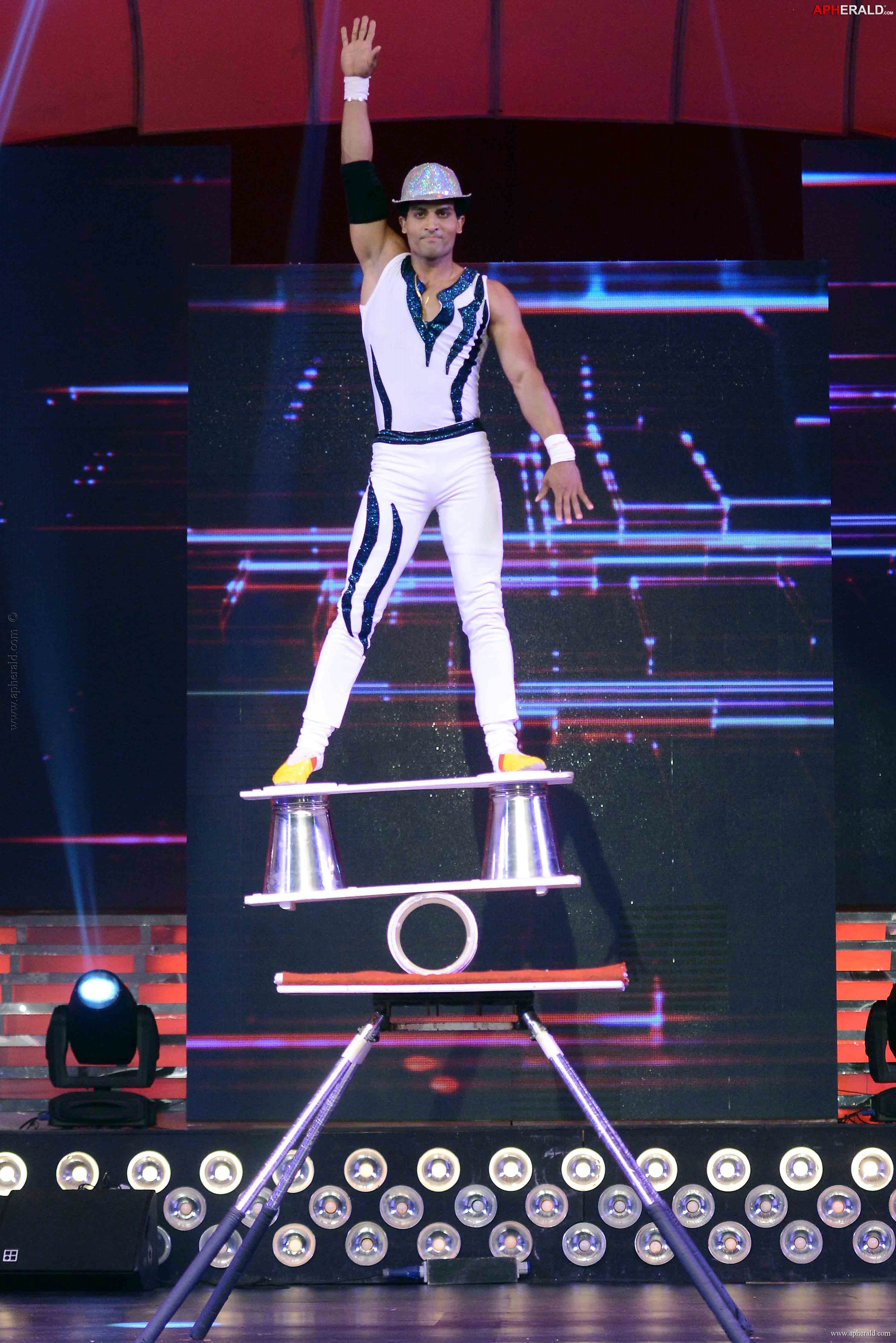 Cine maa Awards 2013