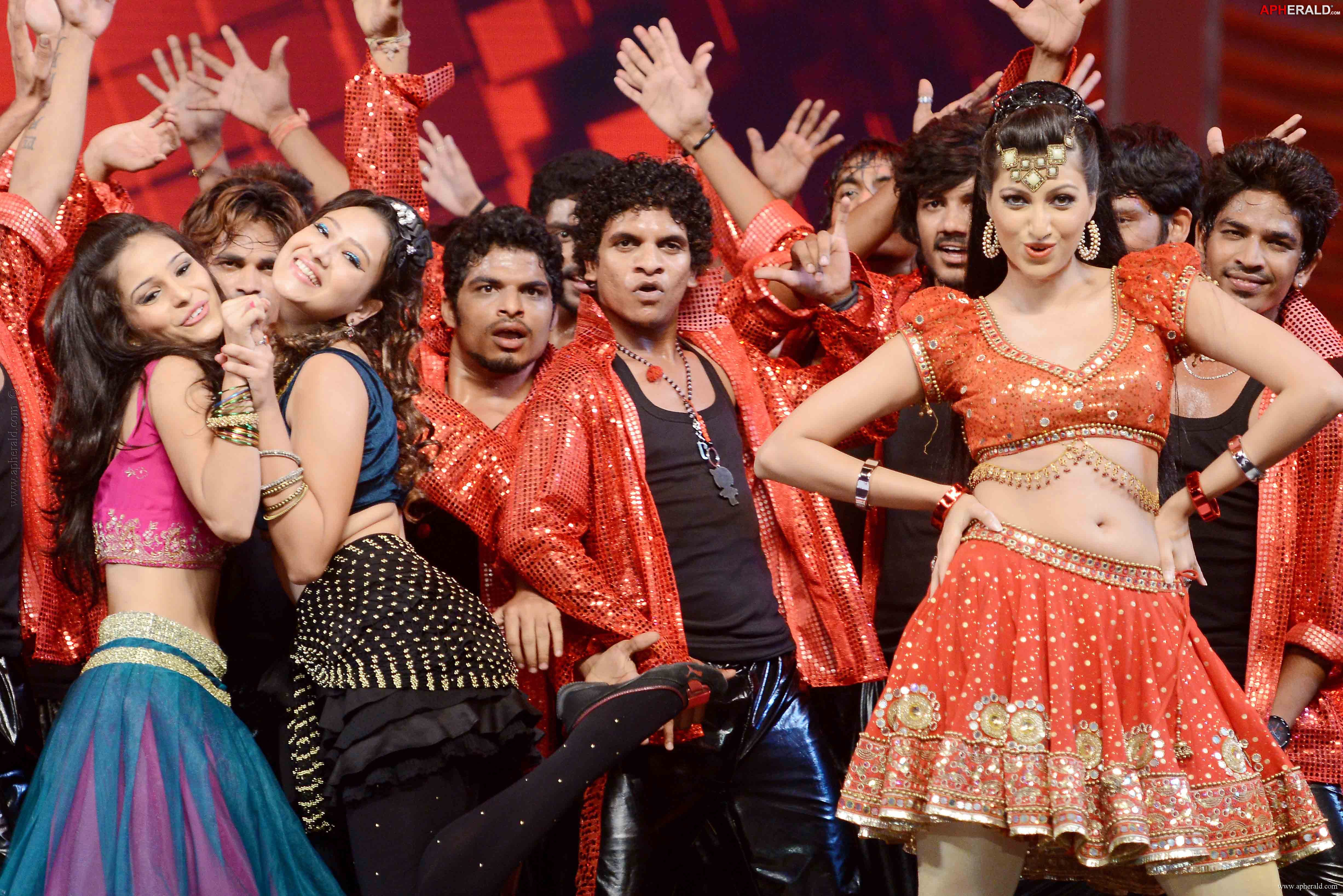 Cine maa Awards 2013