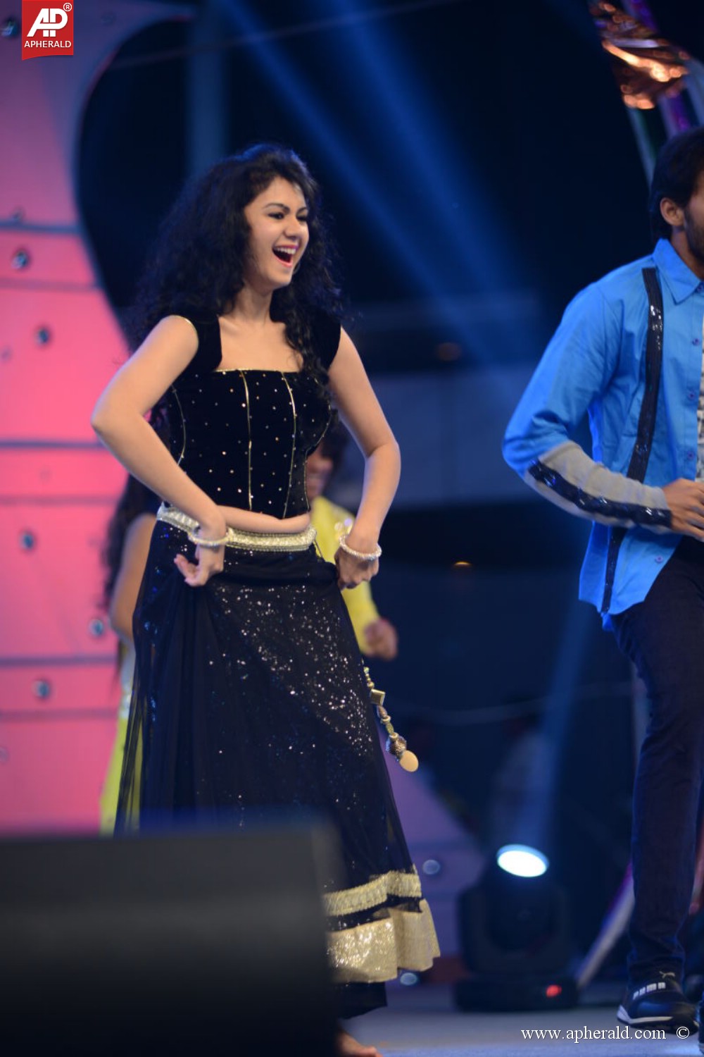 Dance Perfamence at Gama Awards