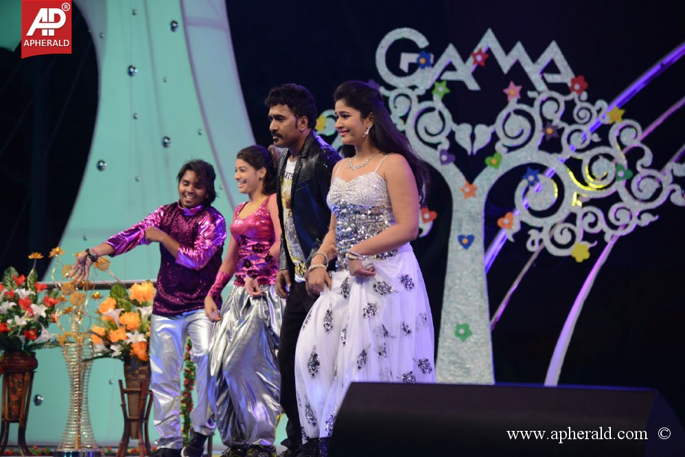 Dance Perfamence at Gama Awards