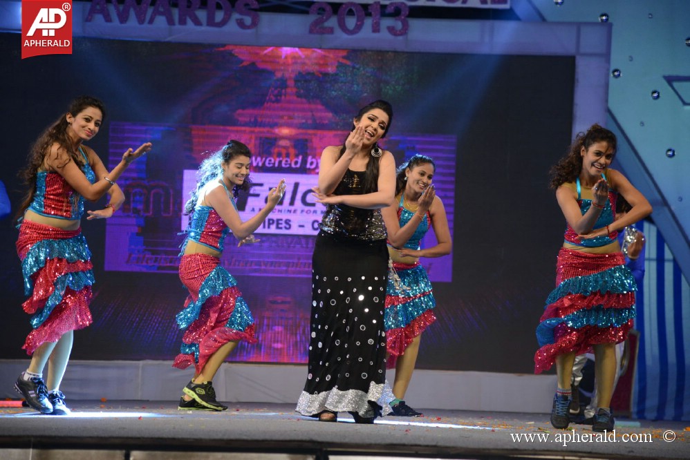 Dance Perfamence at Gama Awards