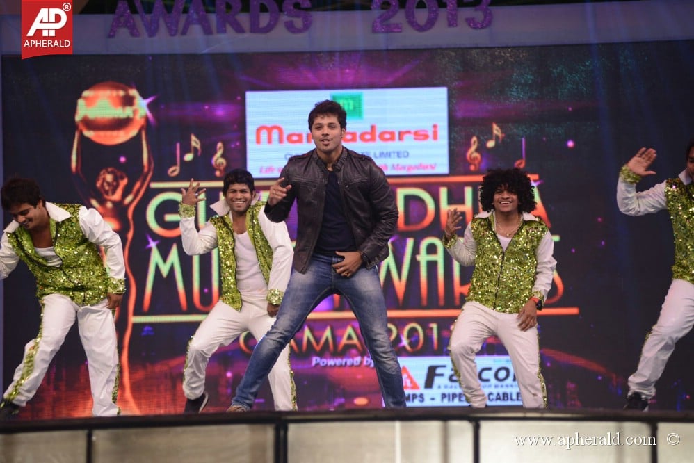 Dance Perfamence at Gama Awards