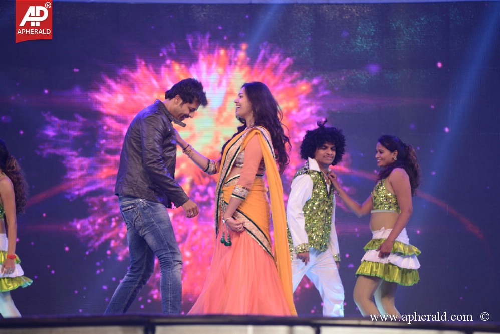 Dance Perfamence at Gama Awards