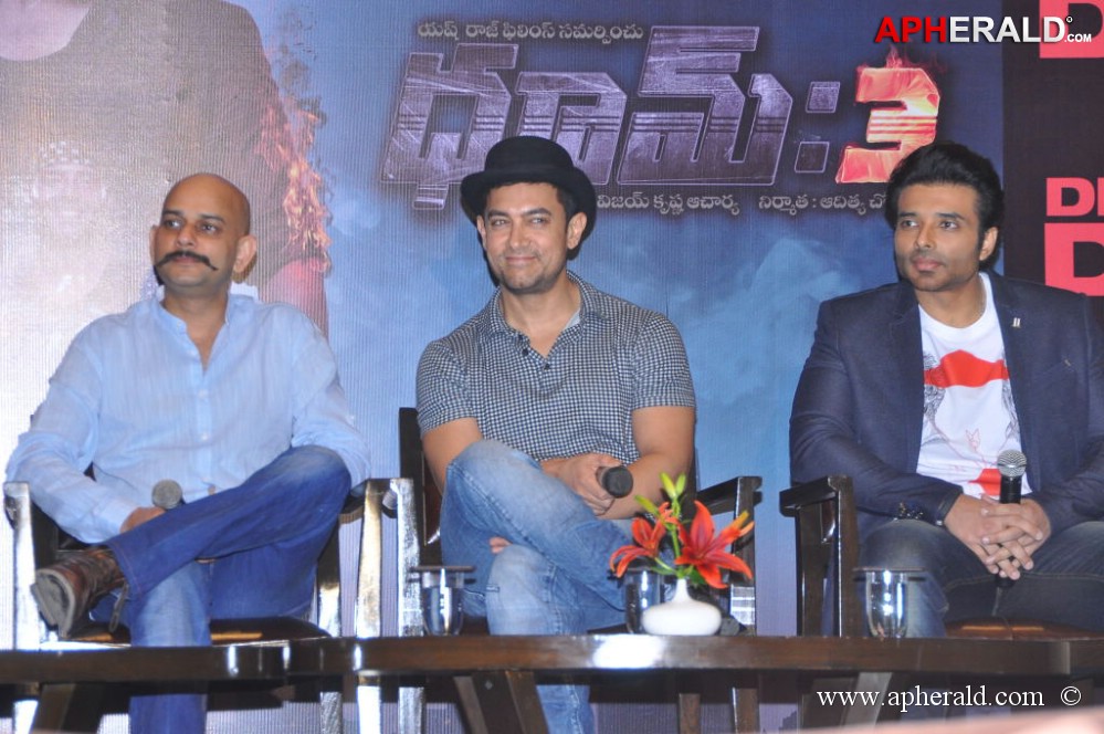Dhoom 3 Movie Pressmeet Pics