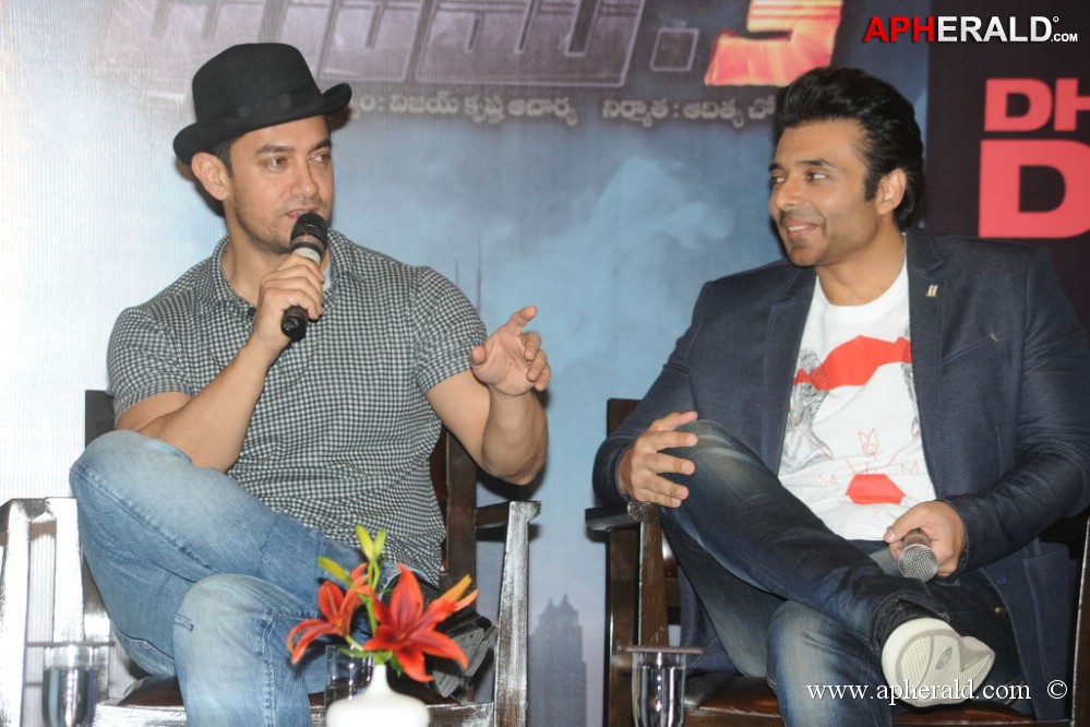 Dhoom 3 Movie Pressmeet Pics