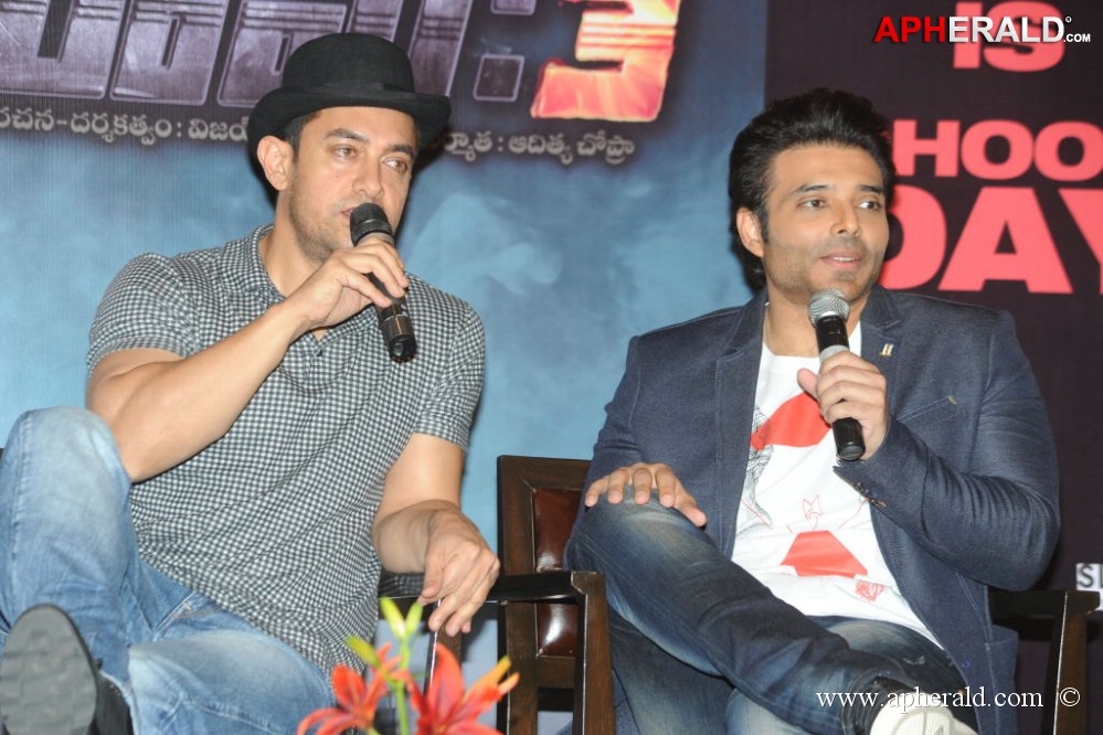 Dhoom 3 Movie Pressmeet Pics