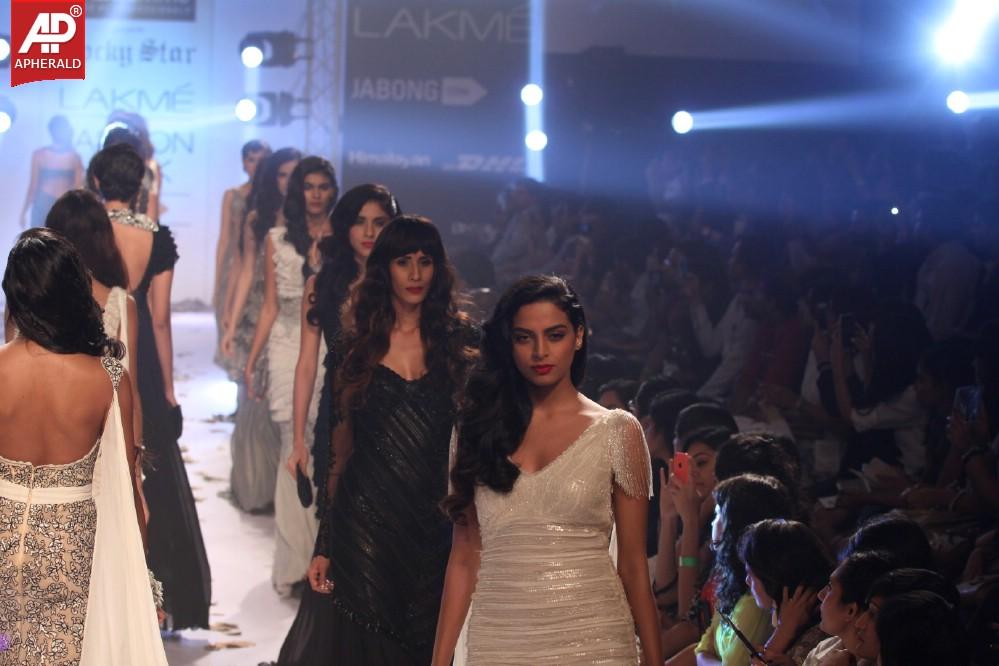 Diana Penty Ramp Walk Photos at LFW WF 2014