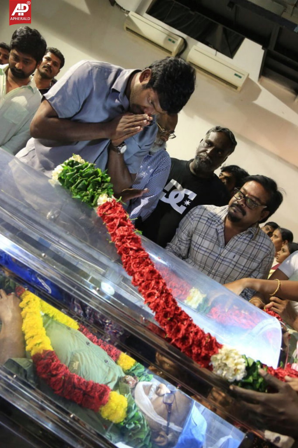 Director Balu Mahendra Condolence Photos