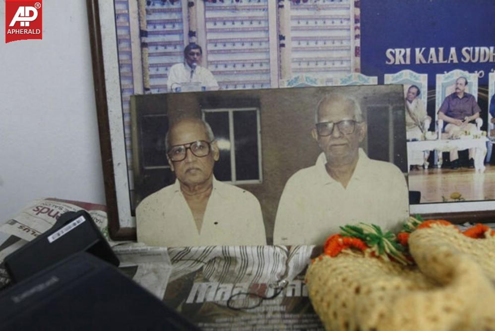 Director Bapu Condolences Photos