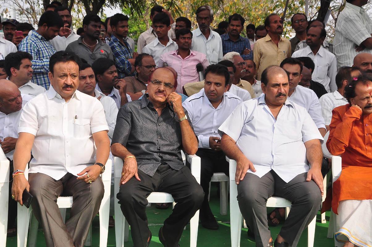 Dr D Ramanaidu Funeral Photos