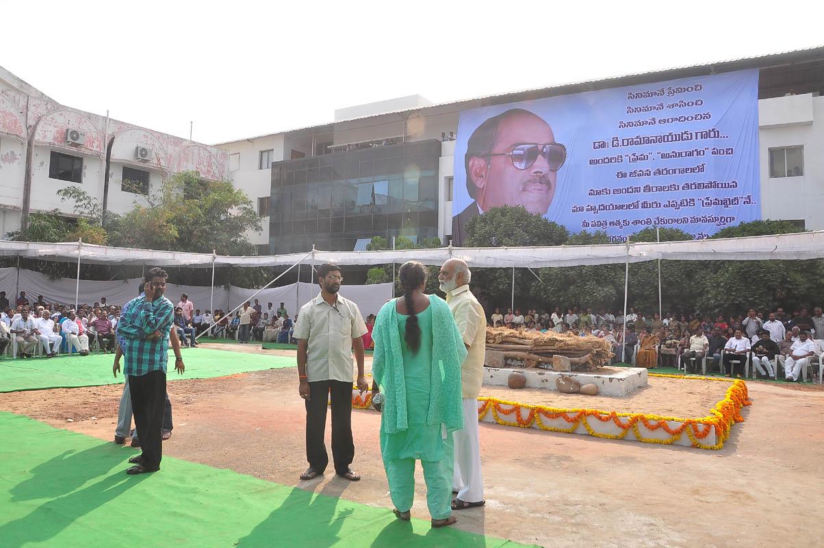 Dr D Ramanaidu Funeral Photos
