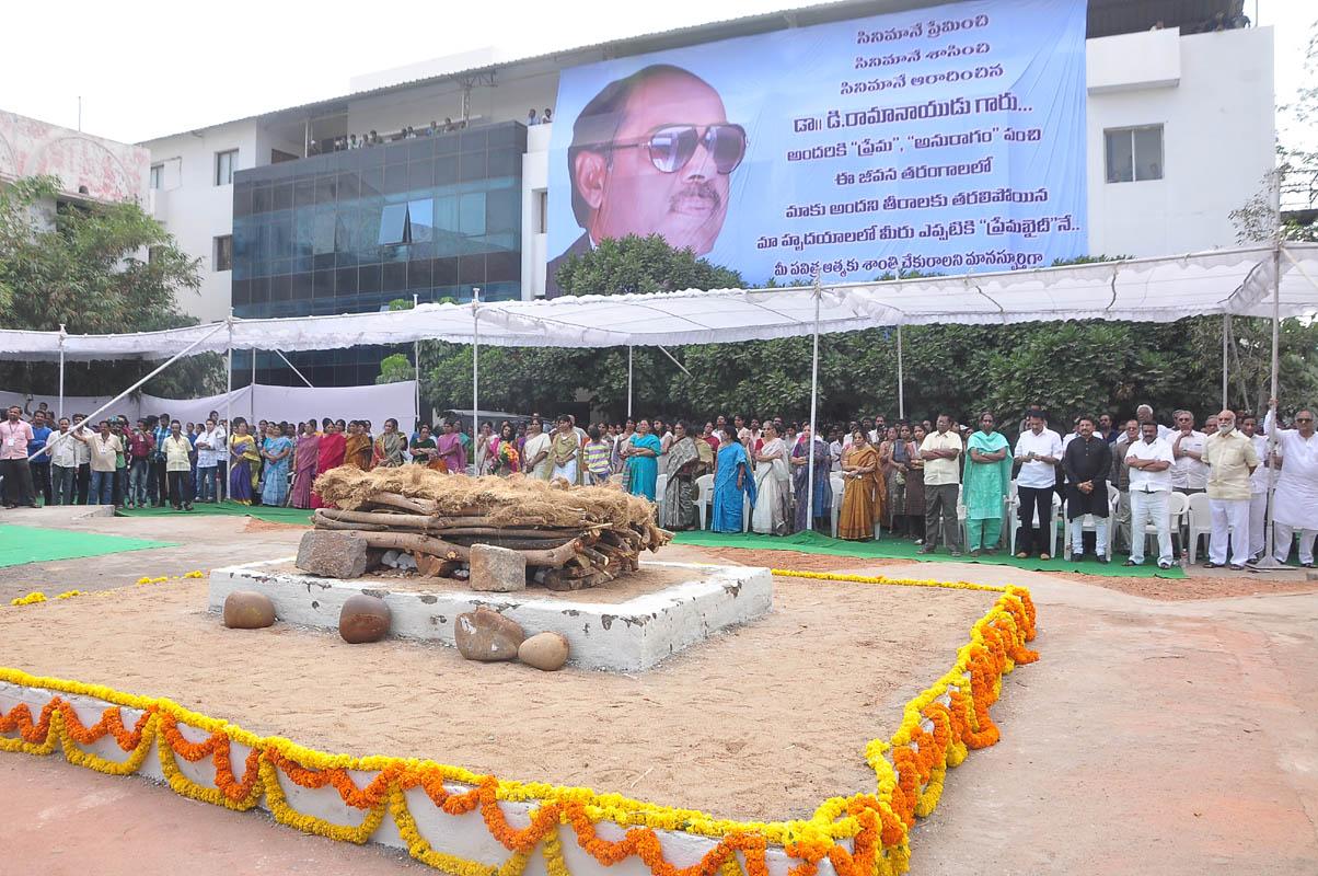 Dr D Ramanaidu Funeral Photos