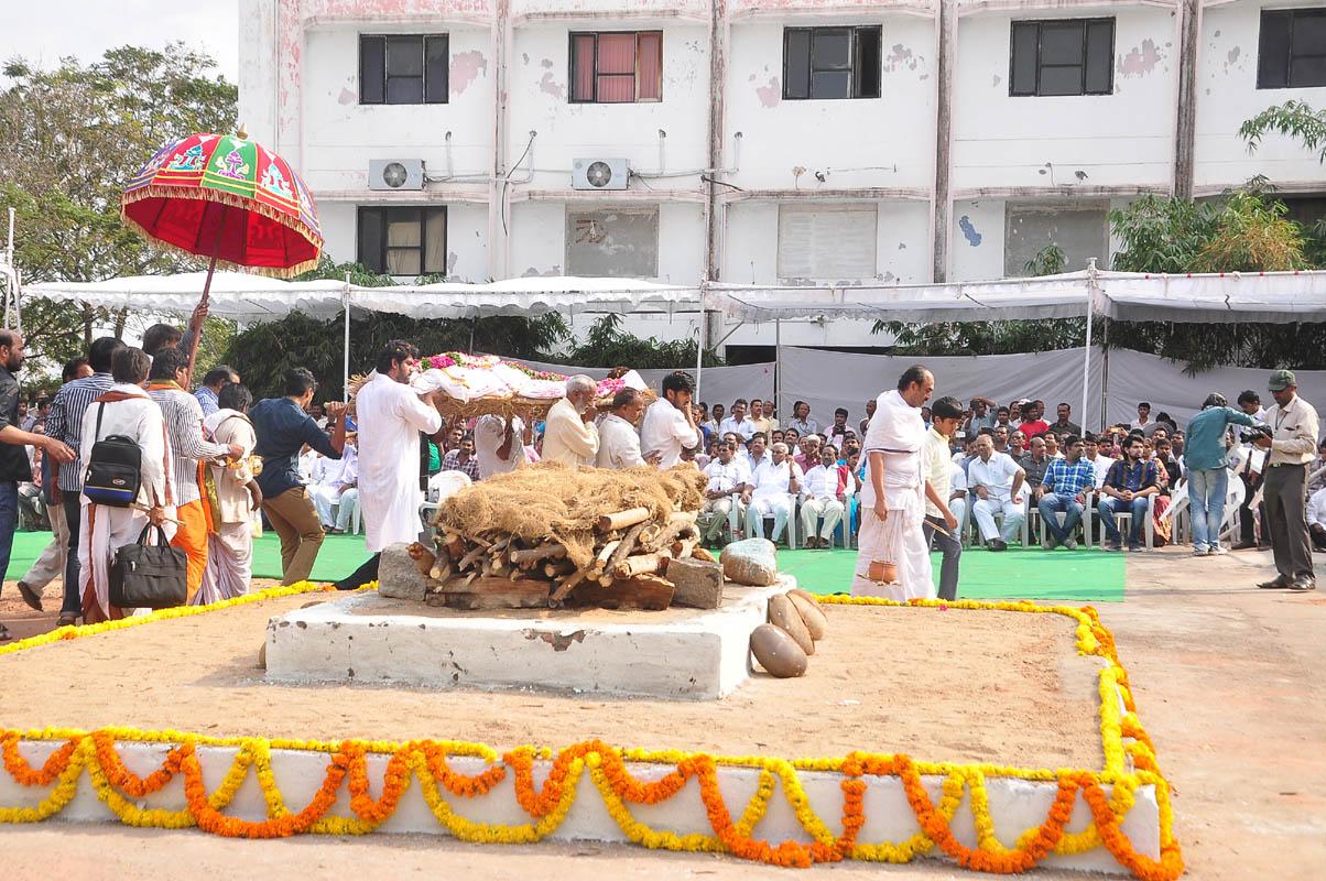 Dr D Ramanaidu Funeral Photos