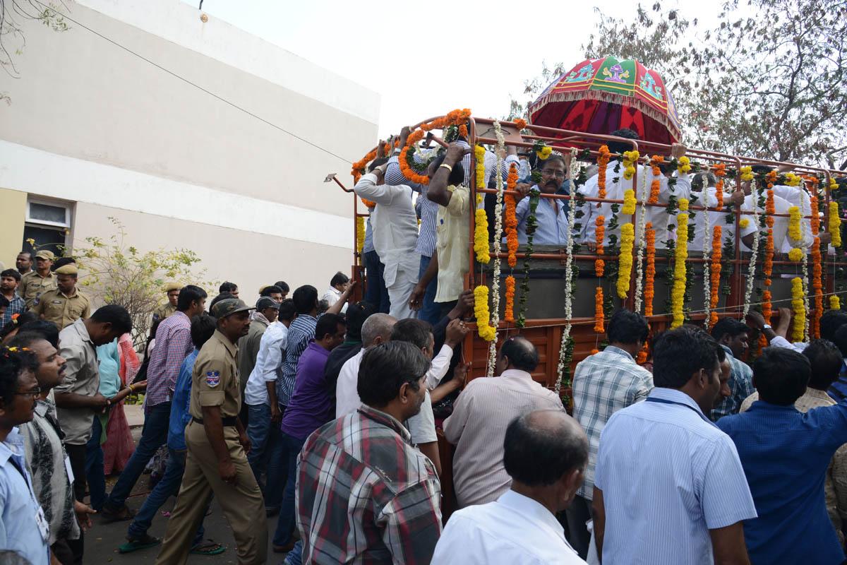 Dr D Ramanaidu Funeral Photos