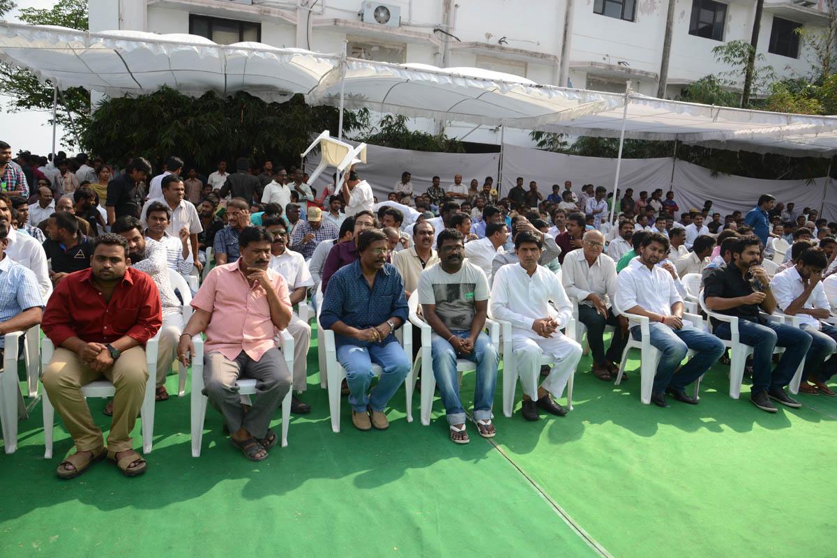 Dr D Ramanaidu Funeral Photos