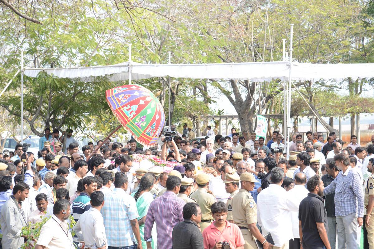 Dr D Ramanaidu Funeral Photos