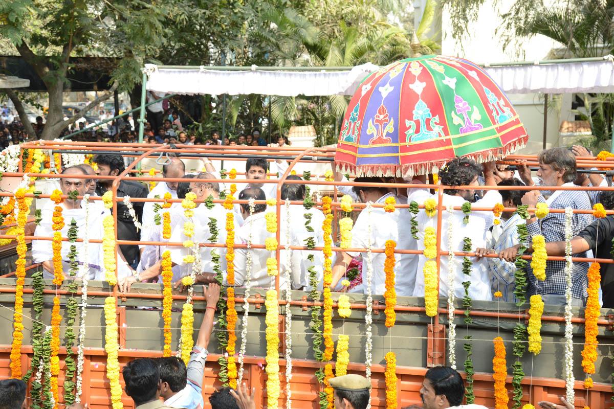 Dr D Ramanaidu Funeral Photos