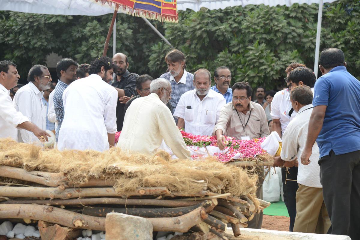 Dr D Ramanaidu Funeral Photos