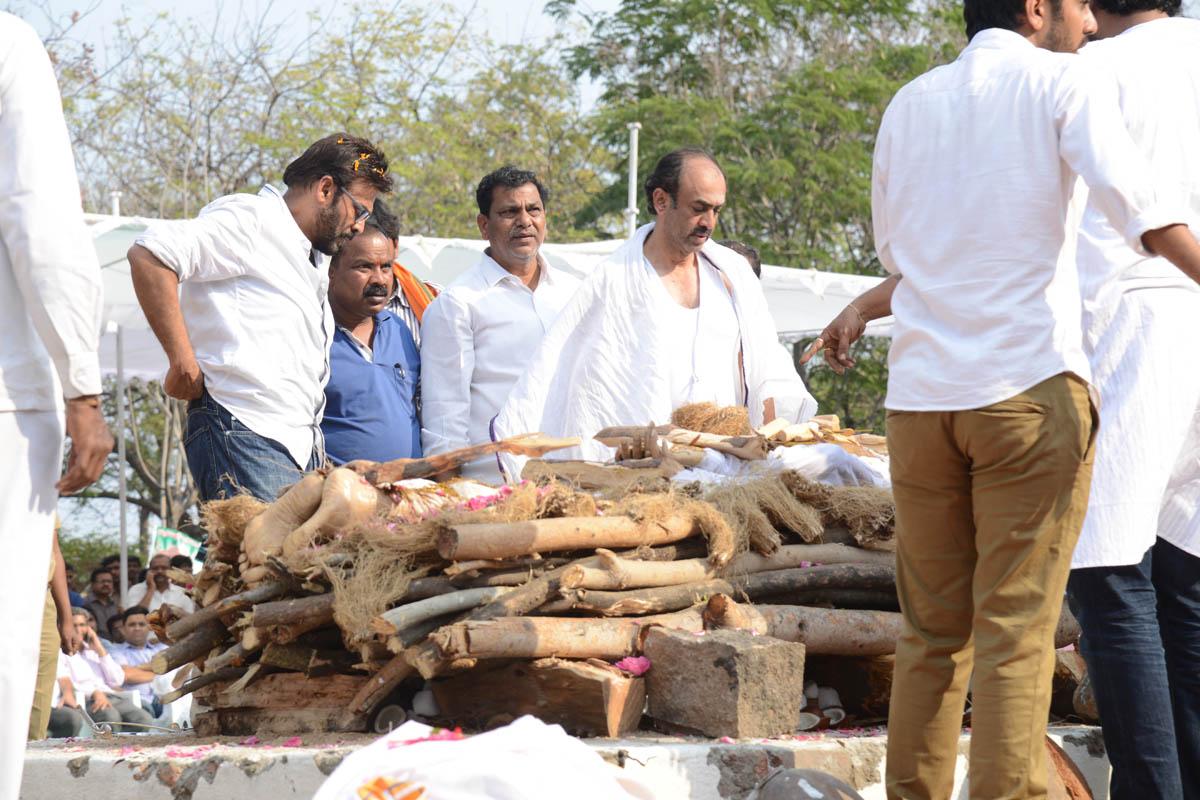 Dr D Ramanaidu Funeral Photos