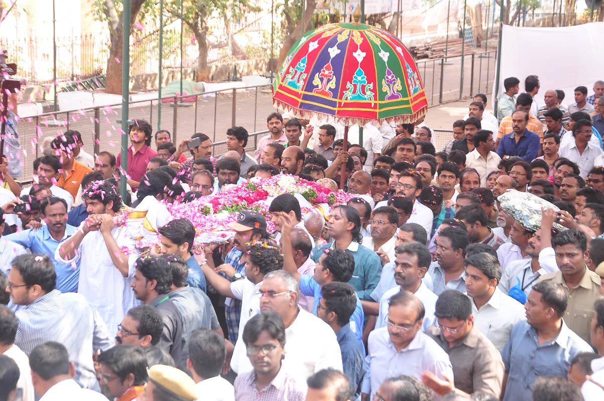 Dr D Ramanaidu Funeral Photos