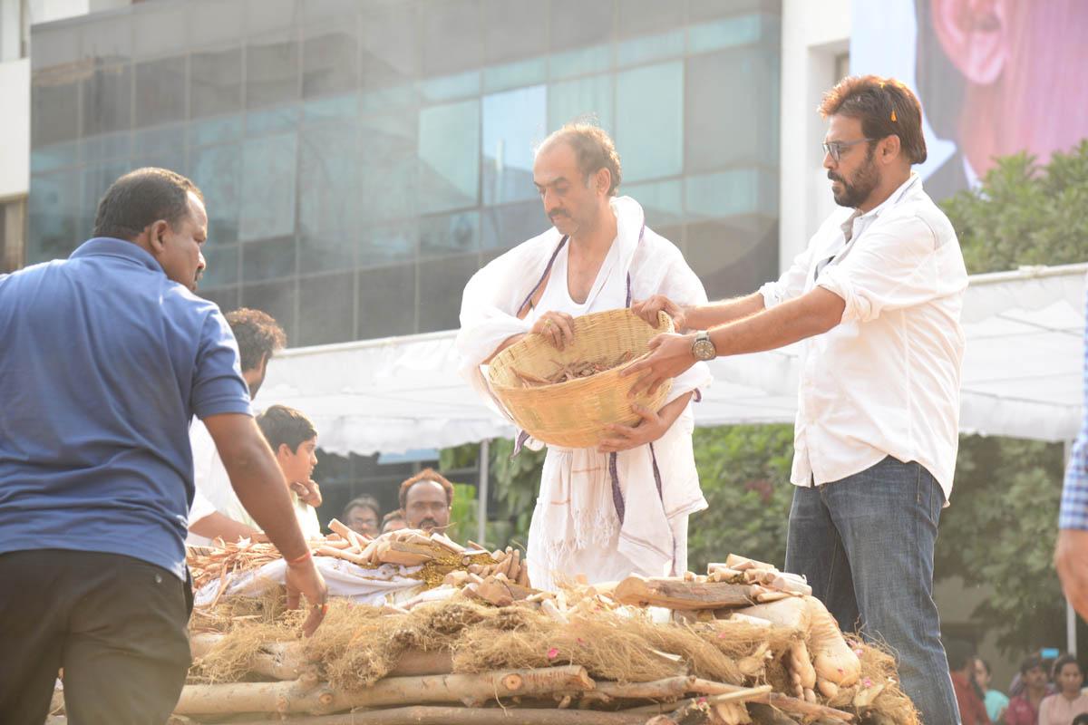 Dr D Ramanaidu Funeral Photos