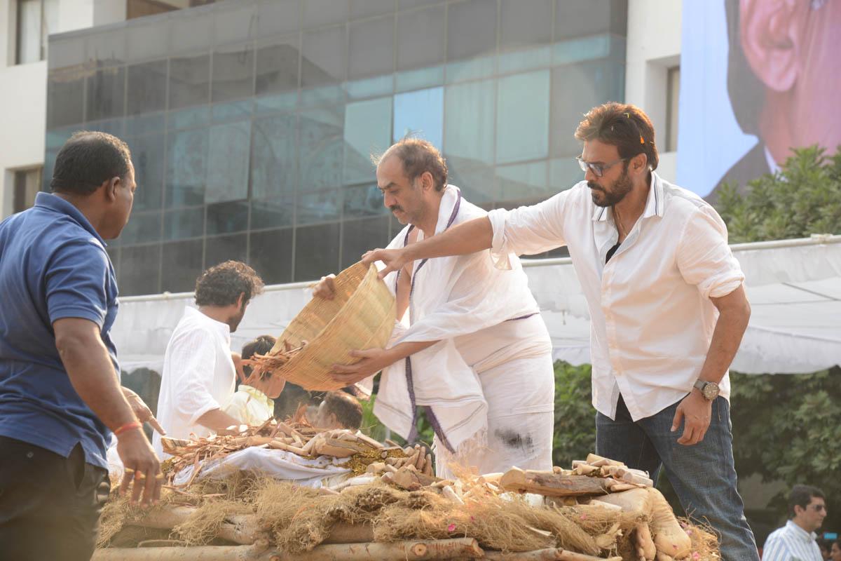 Dr D Ramanaidu Funeral Photos