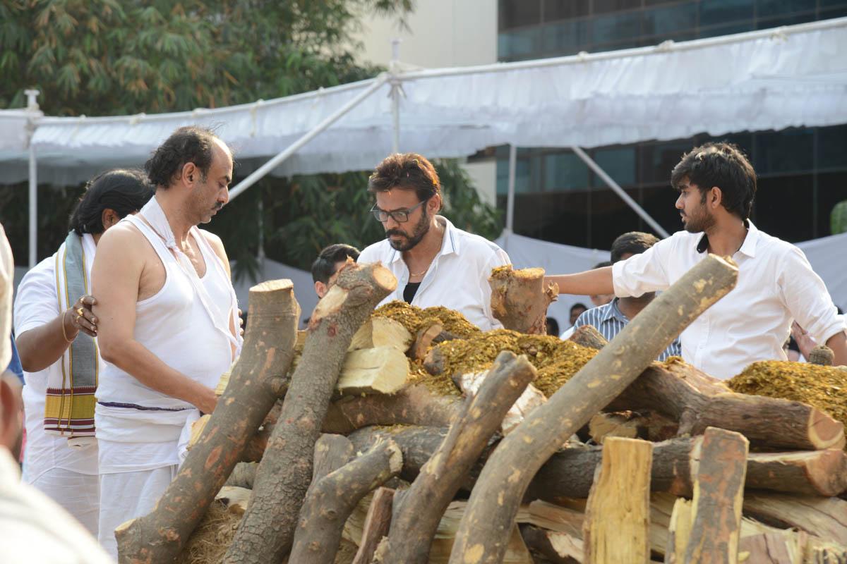 Dr D Ramanaidu Funeral Photos