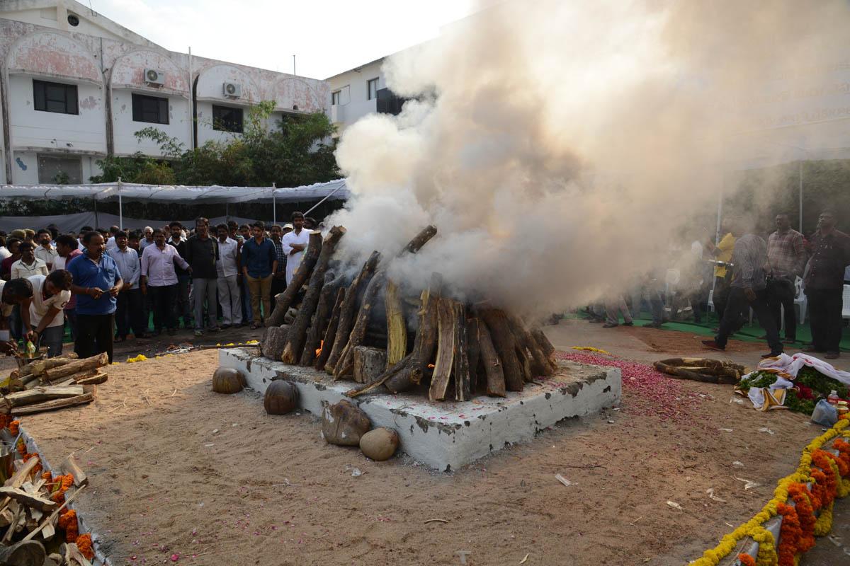 Dr D Ramanaidu Funeral Photos