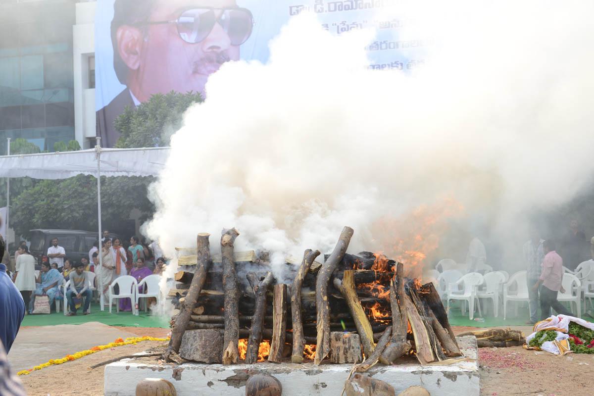 Dr D Ramanaidu Funeral Photos