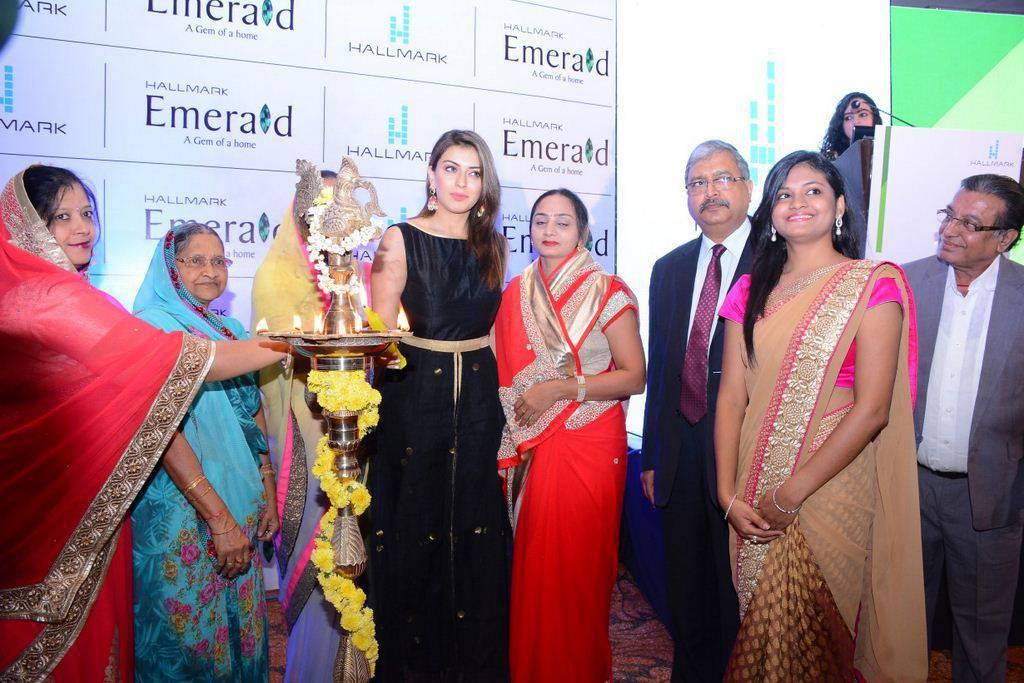 Emerald Mahindras Flats Launch