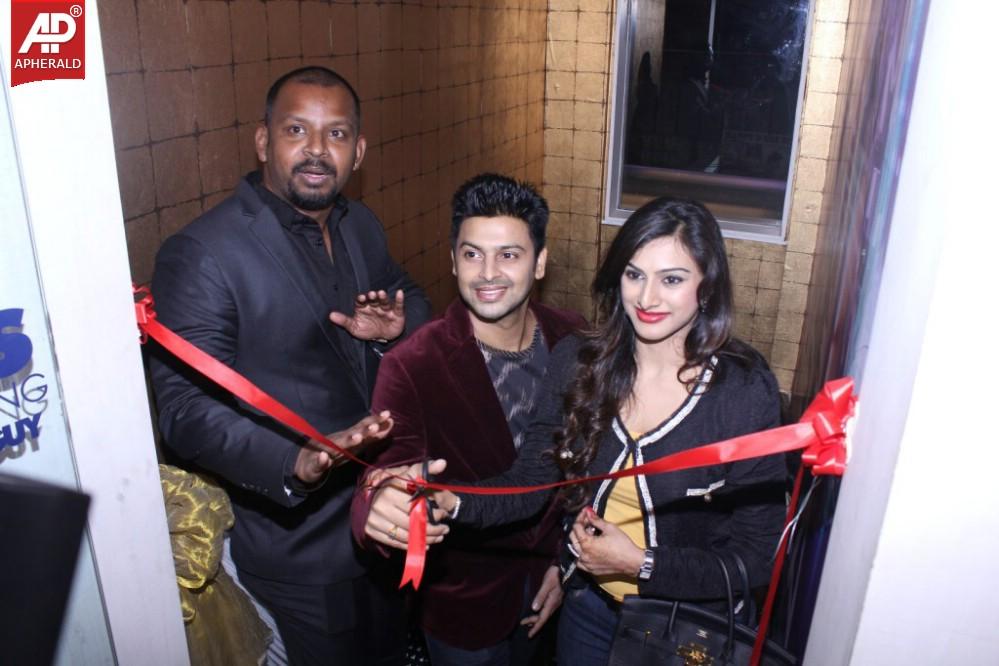 Essensuals Salon Launch In India