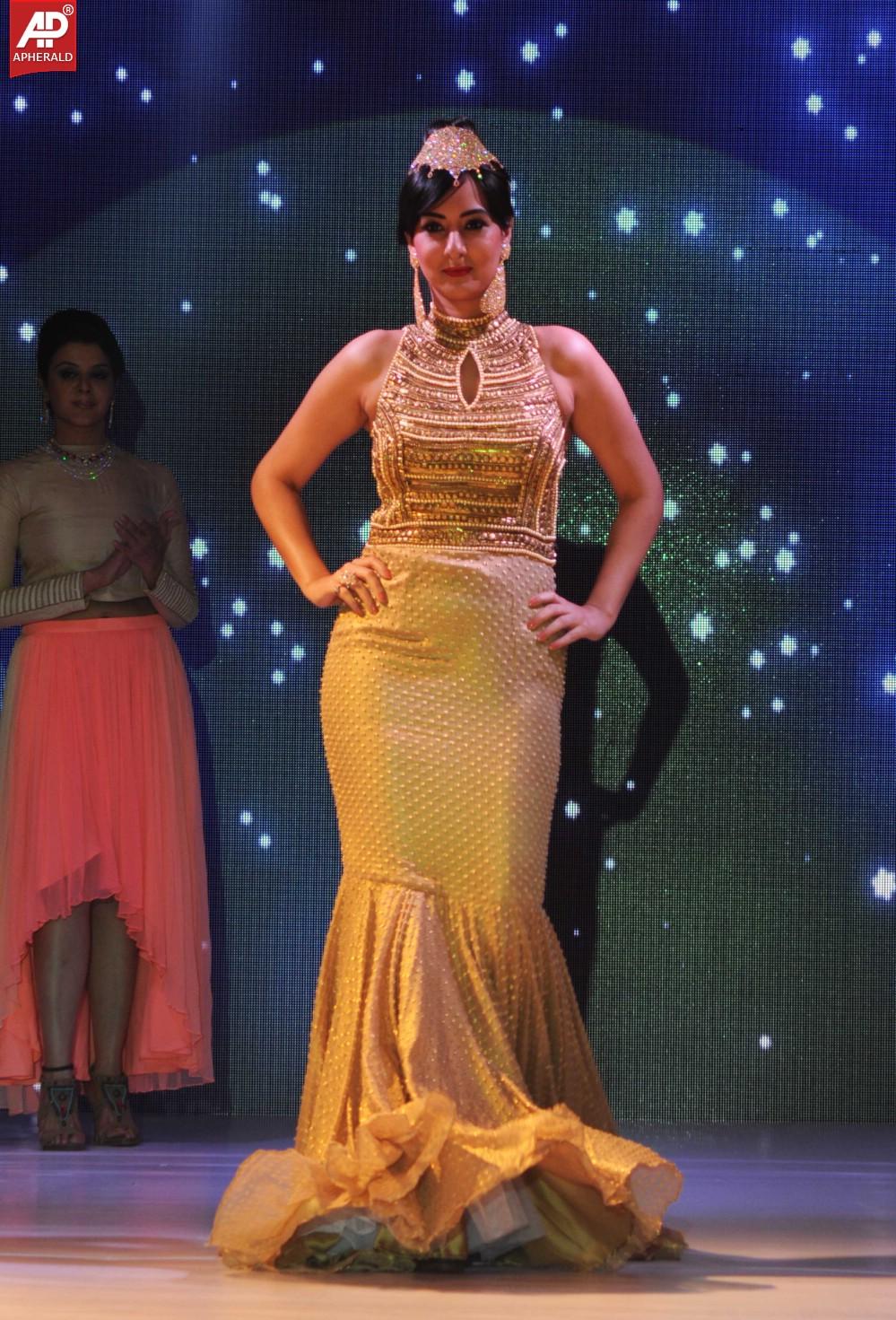 Femina Sparkle Fest 2014 Fashion Show
