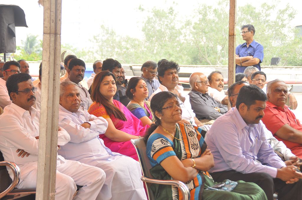 Filmmaker K Balachander Ninaivu Anjali