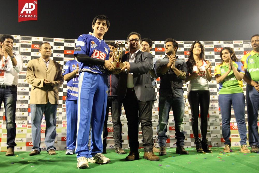 Final Karnataka Bulldozers Vs Kerala Match