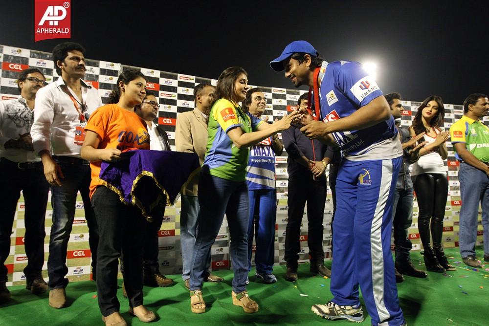 Final Karnataka Bulldozers Vs Kerala Match