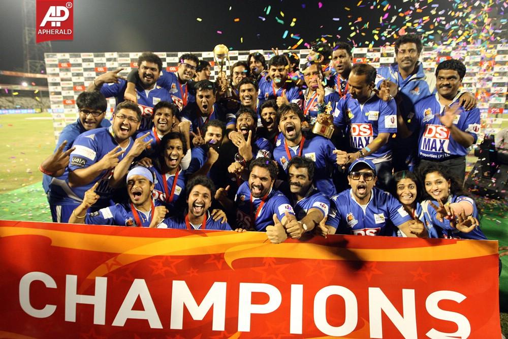 Final Karnataka Bulldozers Vs Kerala Match