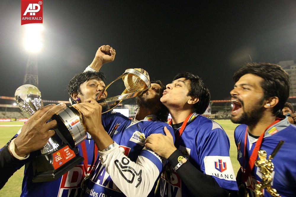 Final Karnataka Bulldozers Vs Kerala Match