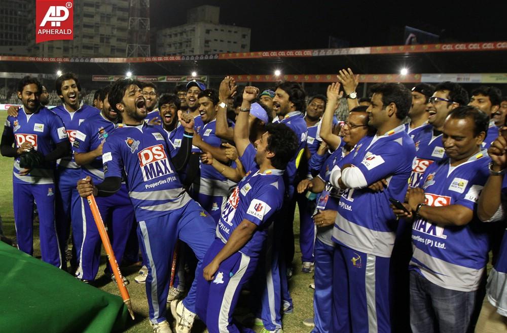 Final Karnataka Bulldozers Vs Kerala Match
