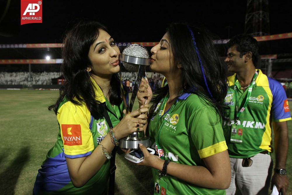 Final Karnataka Bulldozers Vs Kerala Match