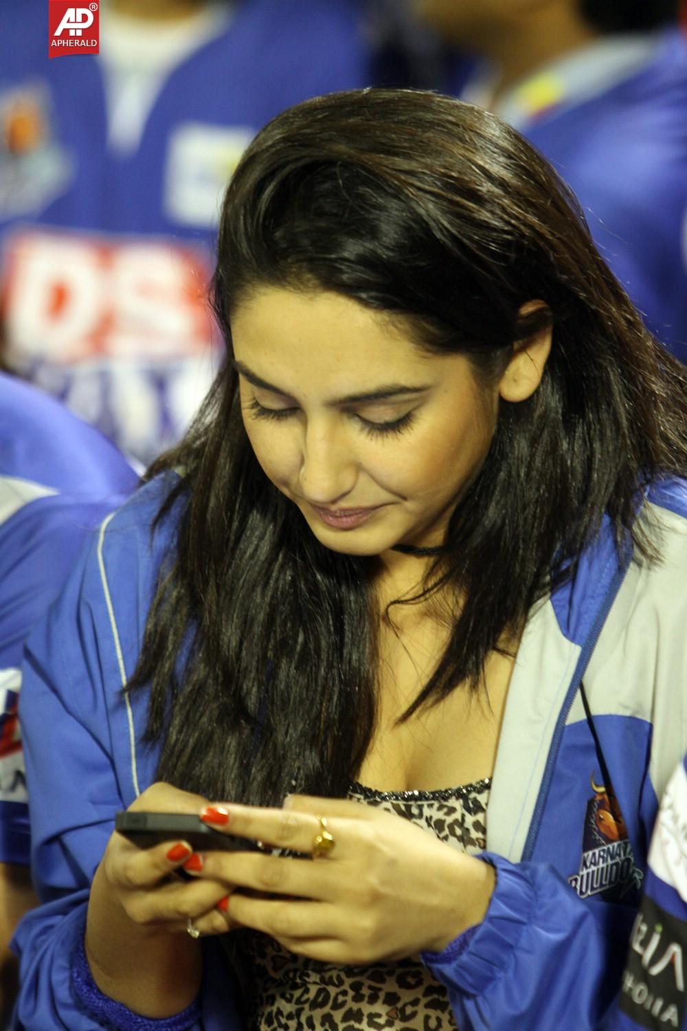 Final Karnataka Bulldozers Vs Kerala Match