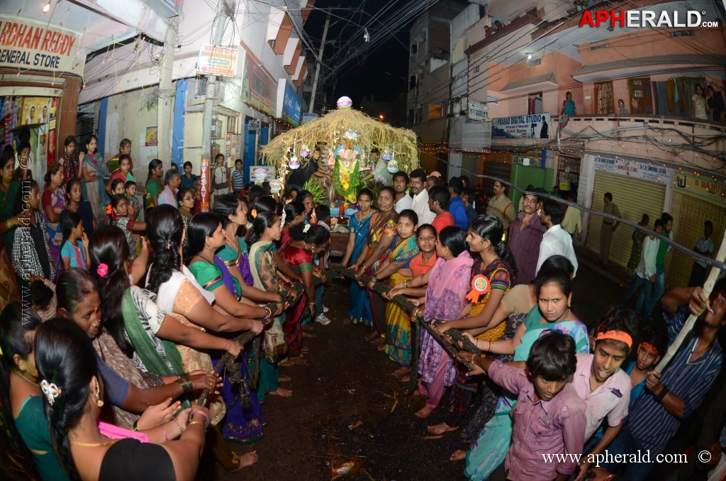 Ganesh Visarjan Photos at Hyd 2