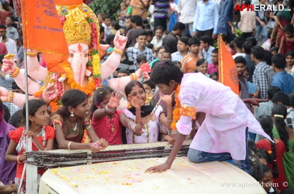 Ganesh Visarjan Photos at Hyd 2