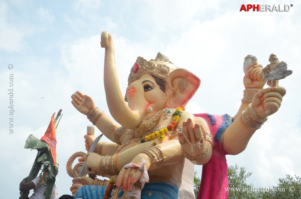 Ganesh Visarjan Photos at Hyd 2