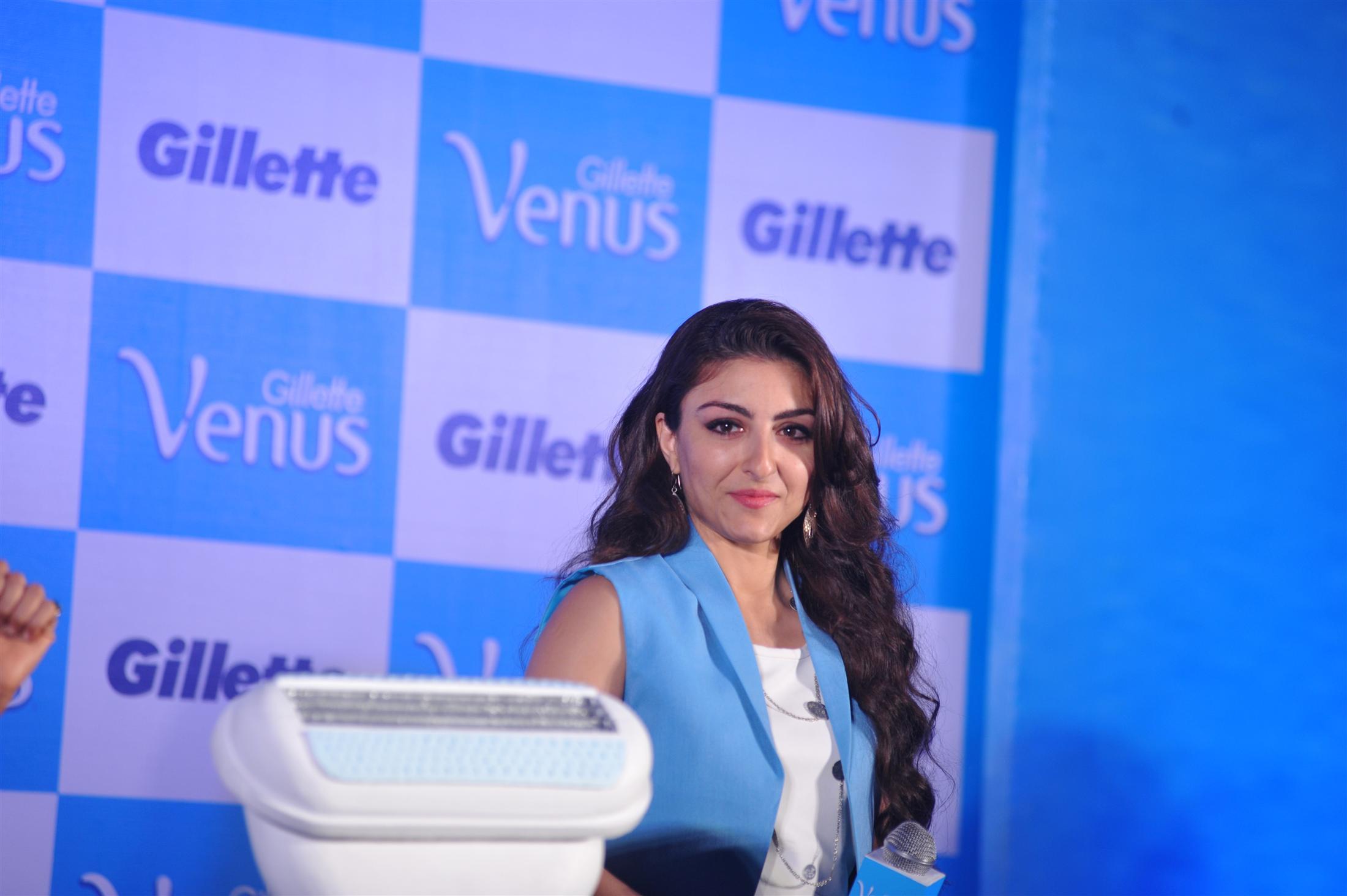 Chitrangda n Soha Ali Launch Gillette Venus Satin Care Shave Gel