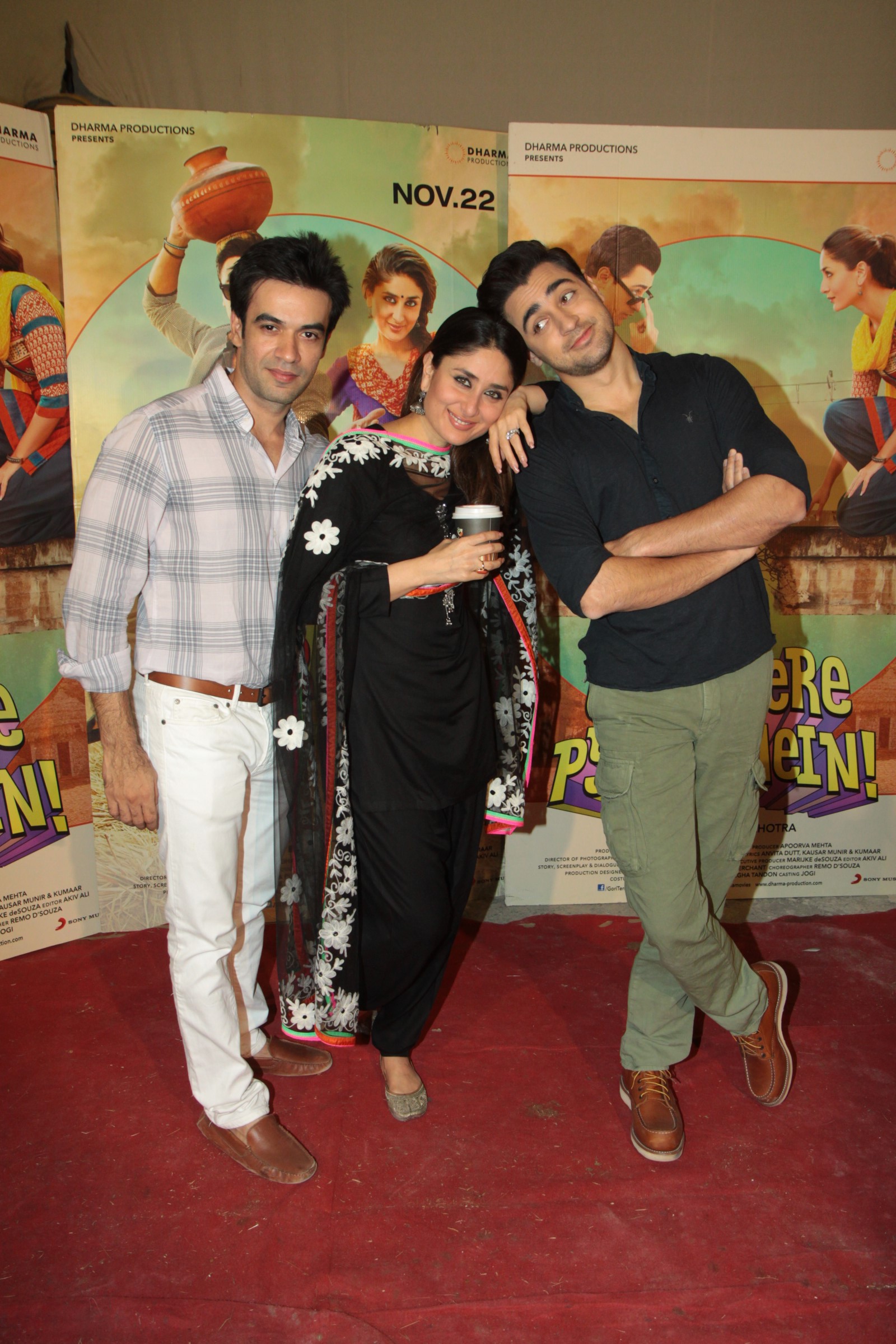 Gori Tere Pyaar Mein Promotion at R City Mall