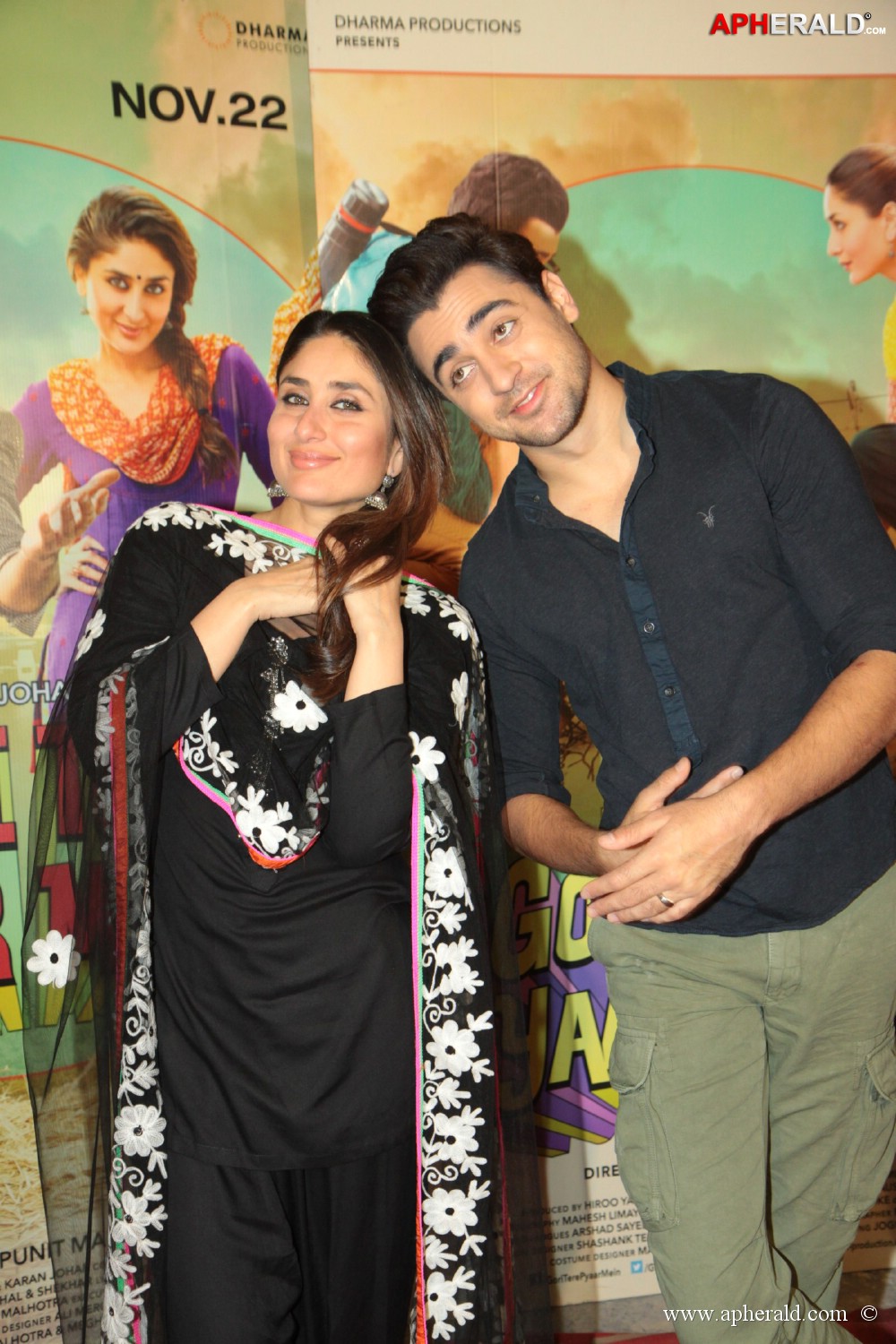 Gori Tere Pyaar Mein Promotion at R City Mall
