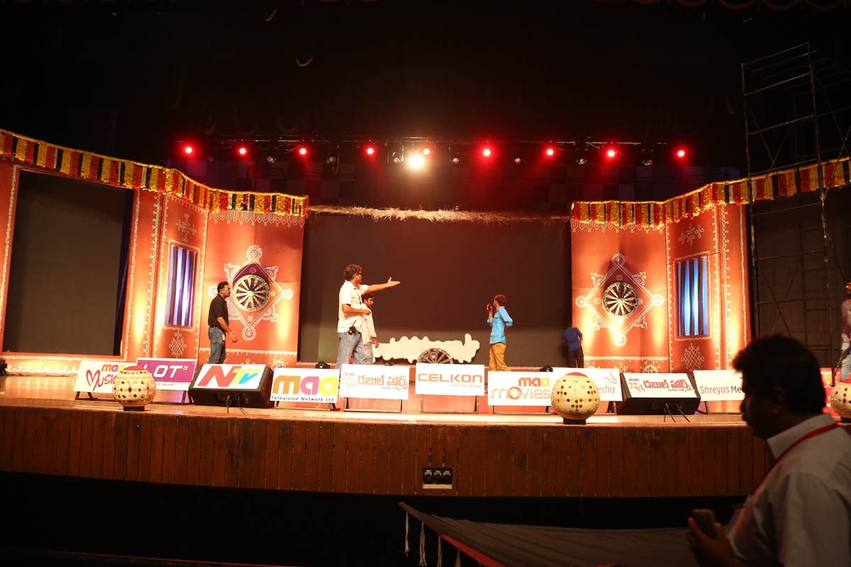 Govindudu Andarivadele Audio Launch