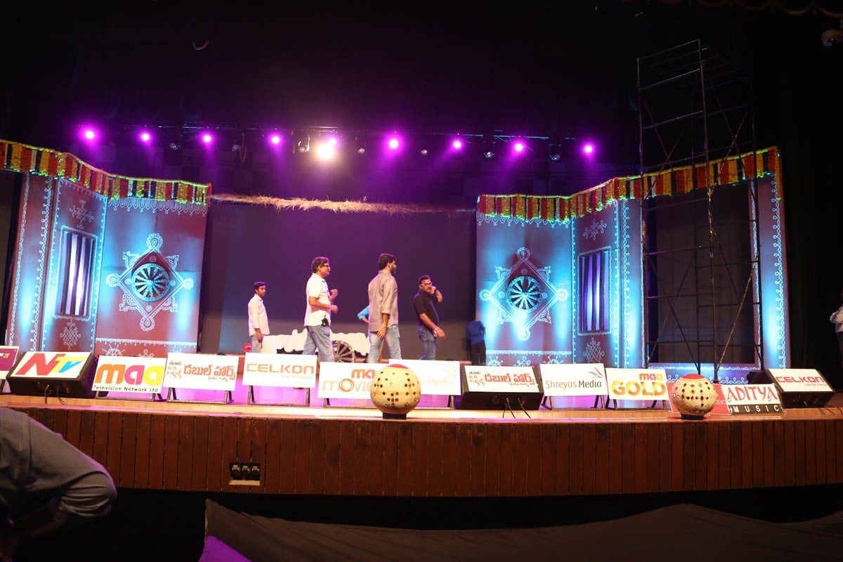 Govindudu Andarivadele Audio Launch